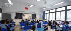 鞭策人工智能教育从局部试点转向全域覆